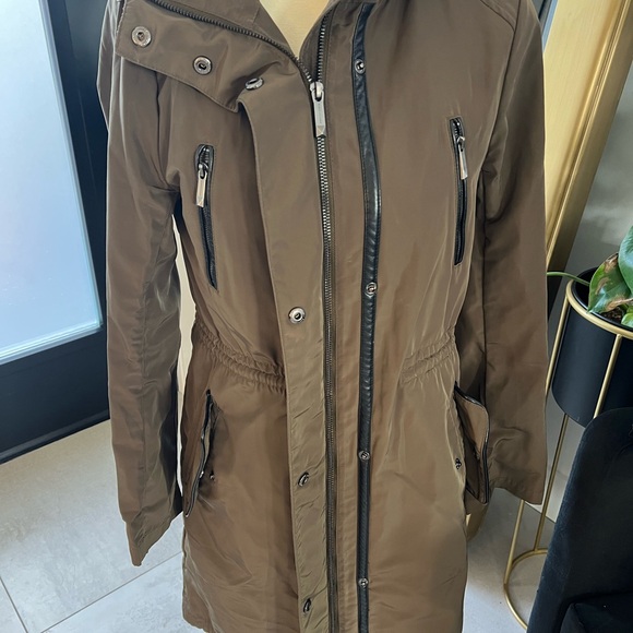 BCBG Olive green jacket. EUC. - Picture 3 of 8